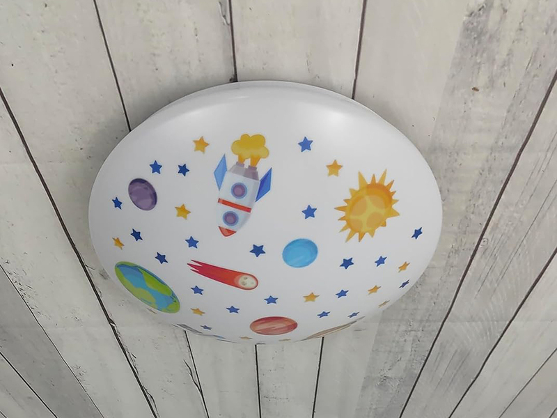 Coole LED Deckenleuchte mit Weltall Motiv fürs Kinderzimmer, bunt Ø 35cm