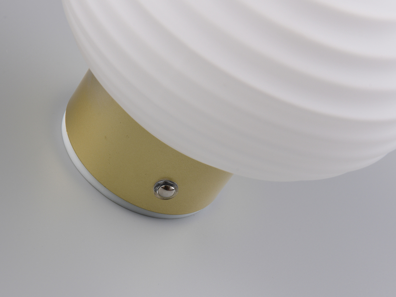 Akku Wandleuchte EARL mit Glasschirm Weiß, dimmbar Ø 15,5cm