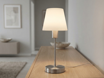 Tischleuchte mit Touch Dimmer & Glas Lampenschirm in Weiß Klassische Tischleuchte mit 3-Stufen Touch Dimmer & Glasschirm in Opal Weiß