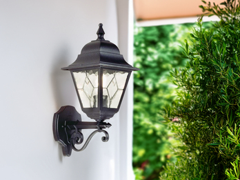 LED Außenwandleuchte Landhausstil Laterne stehend mit Bleiglas, Höhe 45cm