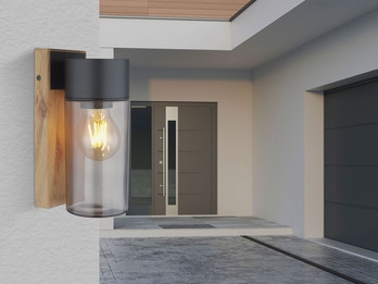 Außenwandleuchte ETSI aus Edelstahl in Holzoptik mit rauchfarbigem Glas H:22,5cm