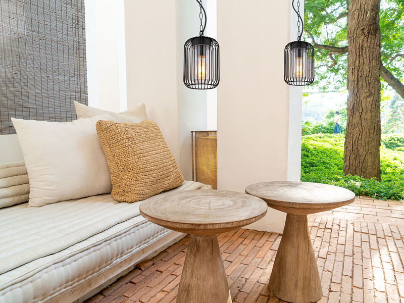 LED Outdoor Hängeleuchte mit Gitterschirm aus schwarzem Edelstahl, Höhe 75,5cm