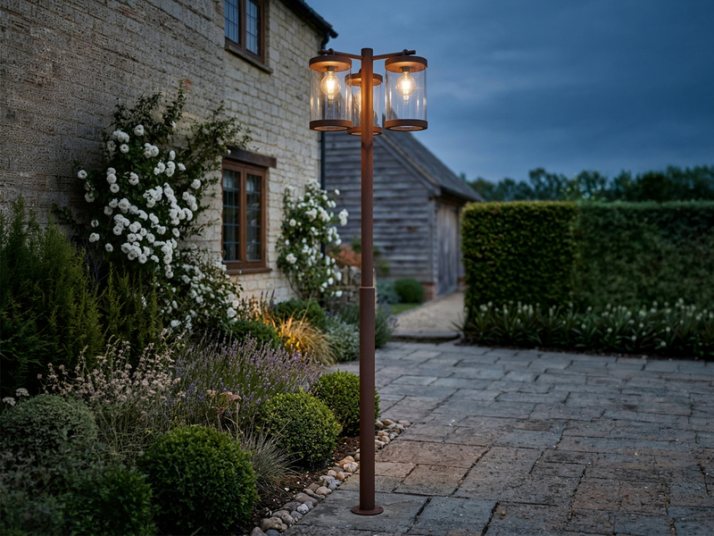 LED Straßenlaterne im Landhausstil, 3-flammig Rostoptik, Höhe 240cm