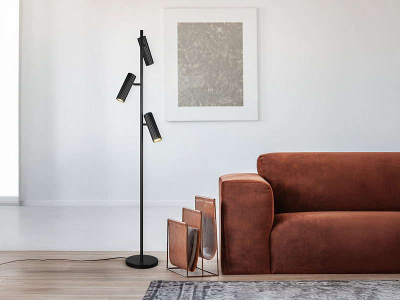 Moderne LED Stehleuchte mit 3 schwenkbaren Spots, Schwarz, Höhe 150cm