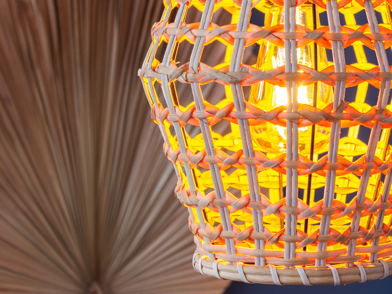 Kleine Pendelleuchte CAPELLA 1-flammig mit Lampenschirm aus Rattan, Ø 22cm