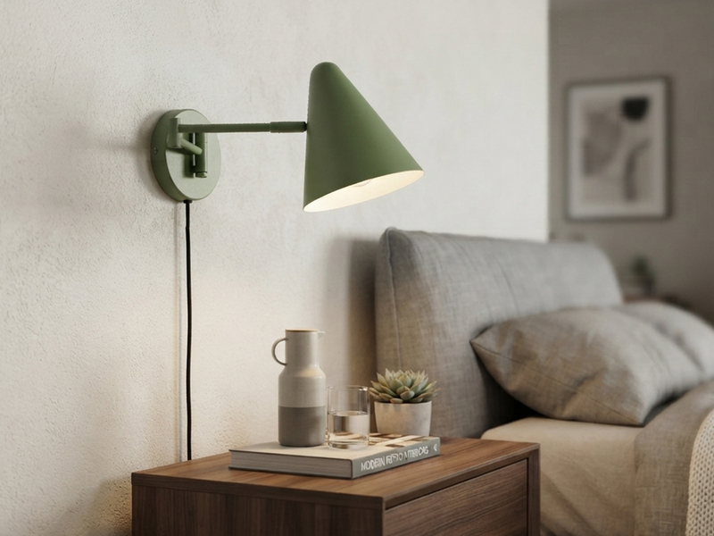 Wandleuchte COSIMA mit Stecker, Schalter und Schwenkarm, Grün, Höhe 16cm