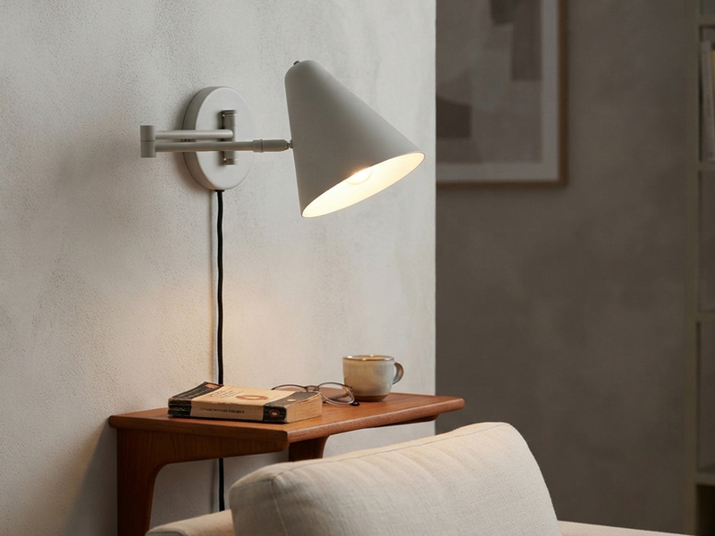 LED Wandleuchte mit Stecker, Schalter und Schwenkarm, Hellgrau, Höhe 16cm