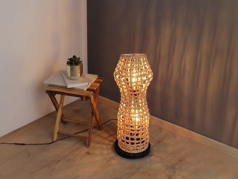 Kleine Stehlampe CAPELLA mit Lampenschirm aus Rattan, Höhe 60cm