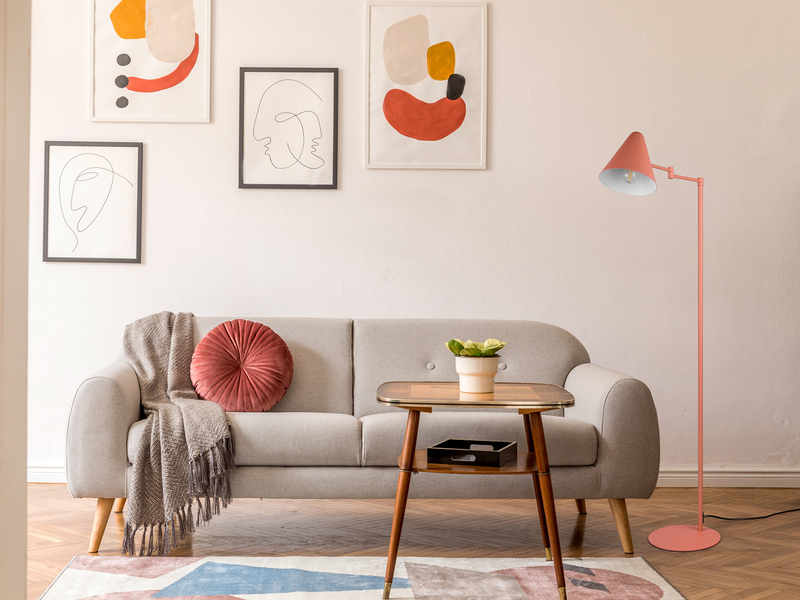 Kleine LED Stehleuchte mit Schwenkarm aus Metall Apricot, Höhe 126,5cm
