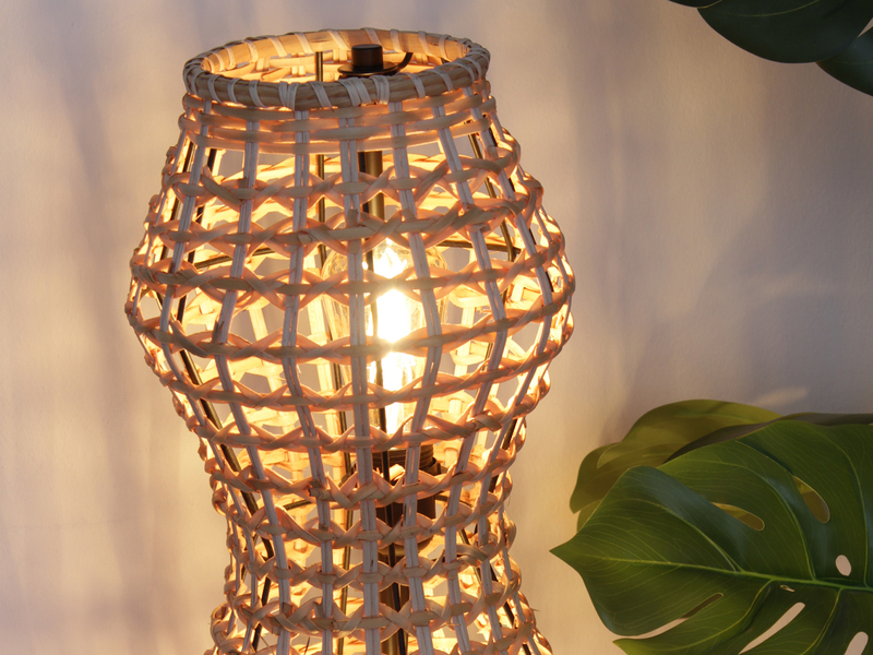 Kleine LED Stehlampe mit Lampenschirm aus Rattan, Höhe 110cm