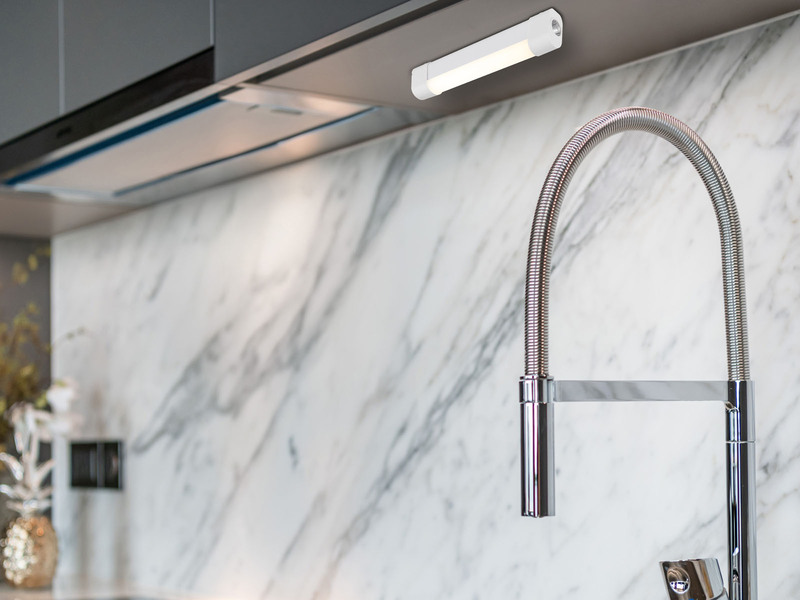 3in1 Akku Tageslicht Unterbauleuchte YUKI ohne Kabel zum Kleben, Länge 18,6cm