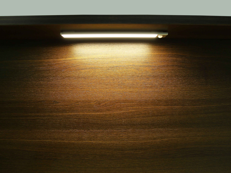 Akku Unterbauleuchte TRISTAN flach mit Bewegungsmelder, Länge 24cm