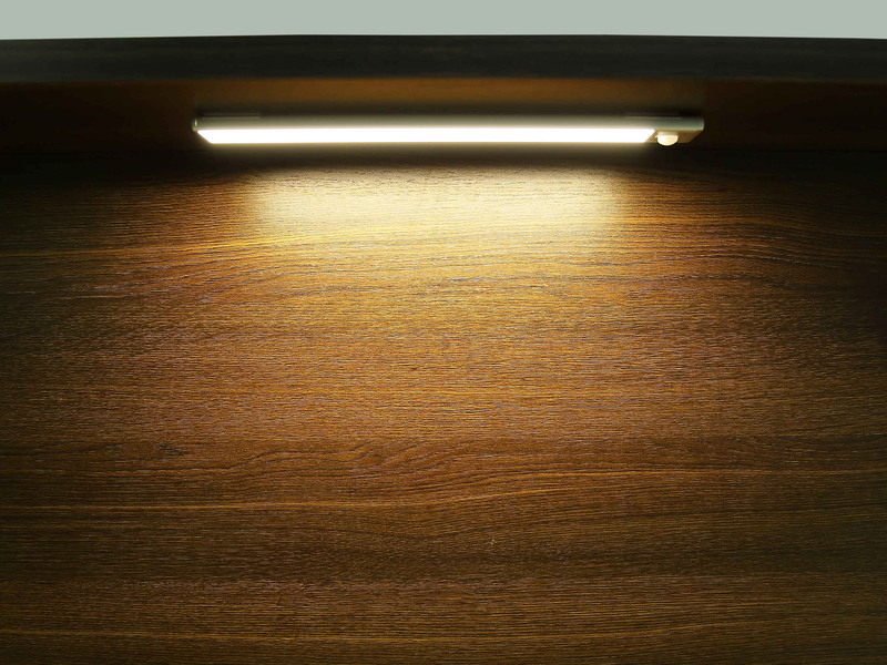 Akku Unterbauleuchte TRISTAN flach mit Bewegungsmelder, Länge 40cm