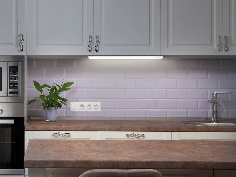 Akku Unterbauleuchte TRISTAN flach mit Bewegungsmelder, Länge 40cm