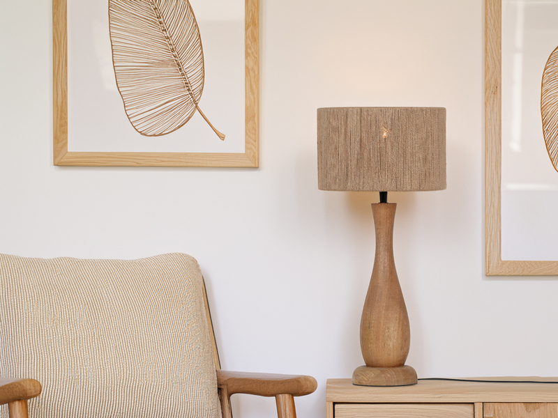 Große LED Tischleuchte aus Naturholz mit Lampenschirm aus Jute, Höhe 54cm