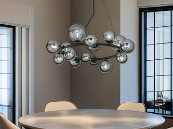 Pendelleuchte HONEY 16-flammig Schwarz-Glaskugeln Rauchglas, Ø 82cm