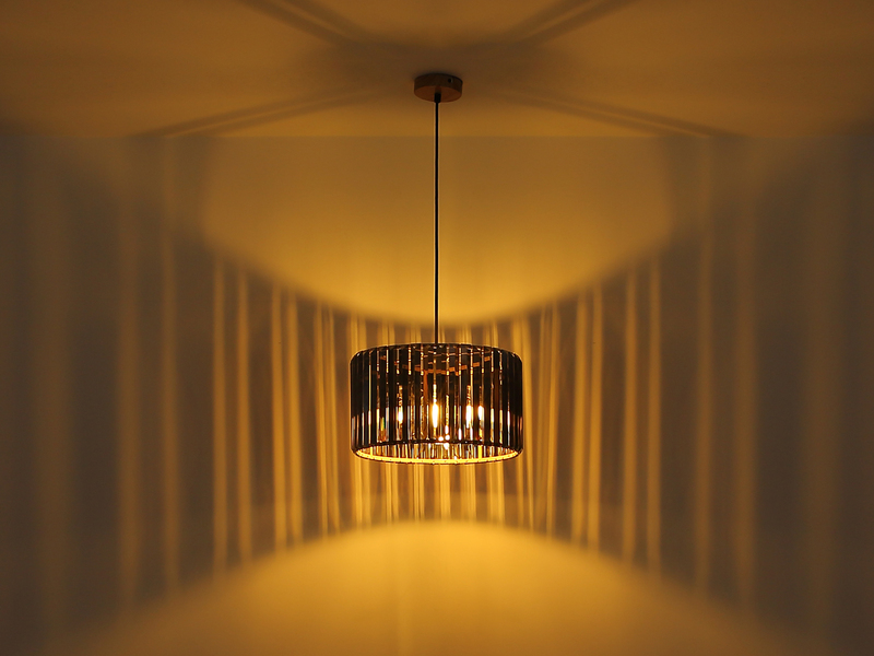 Moderne Pendelleuchte RUN einflammig mit Rauchglas Kristall Ø 35cm