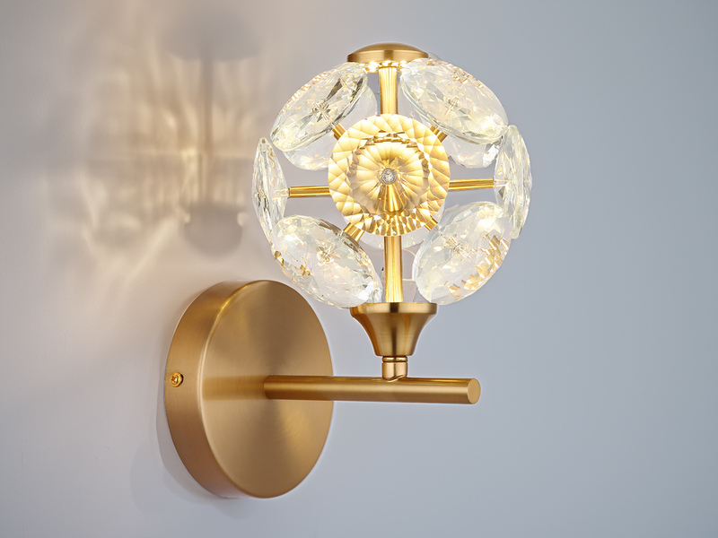 LED Wandleuchte VIRINA Gold mit Glaskugel aus K9 Kristallen, Höhe 24cm