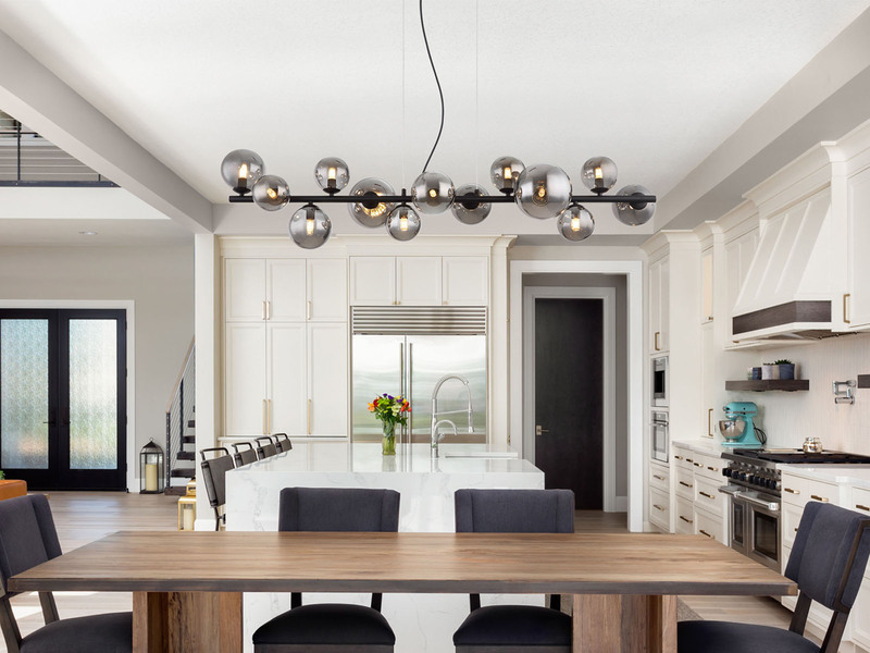 Pendelleuchte RIHA Schwarz 13-flammig mit Glaskugeln Rauchglas, Breite 120cm