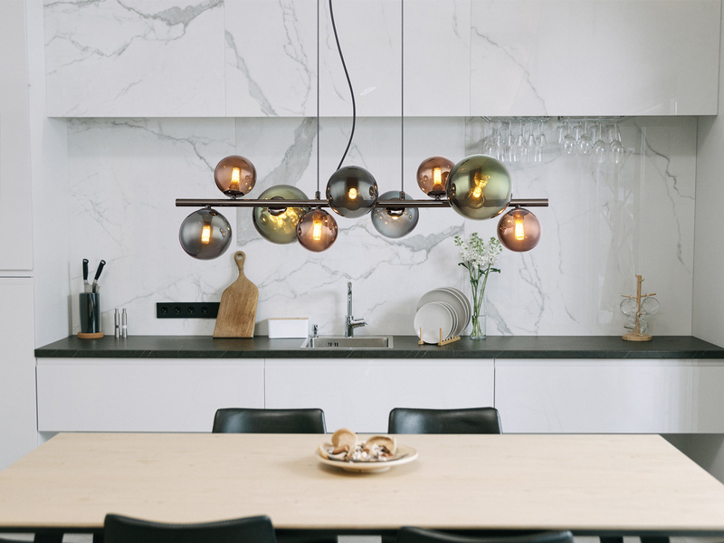 Pendelleuchte RIHA Anthrazit 9-flammig mit bunten Glaskugeln, Breite 86cm