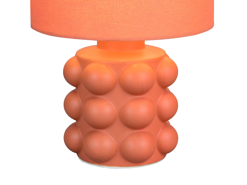 Detailansicht von dem kugelförmig strukturierten Keramikfuß