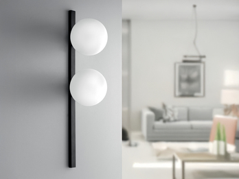 LED Wandleuchte 2-flammig Schwarz mit Glaskugeln in Opalweiß, Höhe 60cm