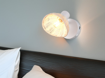 Wandstrahler CALVI mit Schalter & Rattan Lampenschirm, Breite 13cm