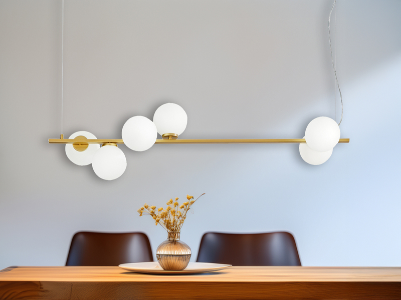 LED Pendelleuchte 6-flammig Gold mit Glaskugeln in Opalweiß, Breite 120cm