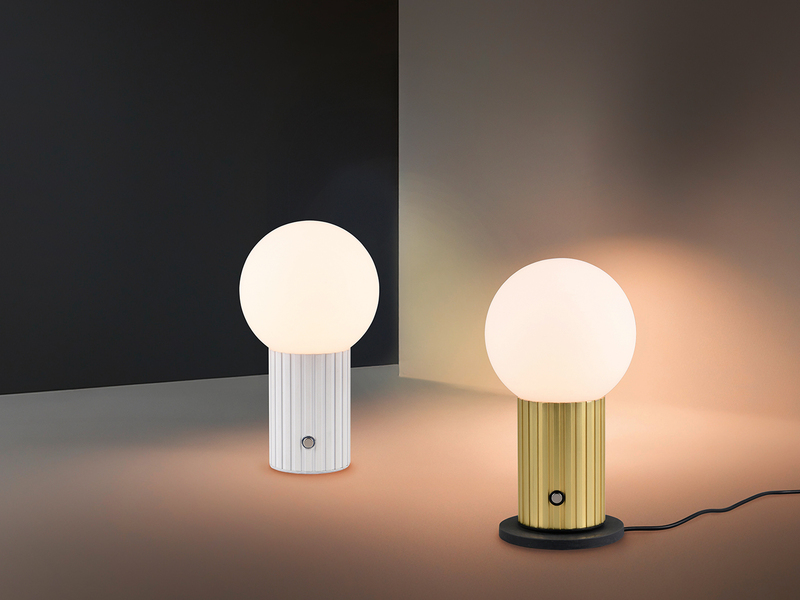 Tischlampe TAURIS LED dimmbar Akku per USB aufladbar, 3 Lichtfarben, Glas Ø 12cm