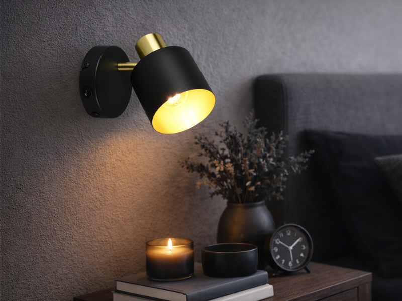 Retro Wandstrahler 1-flammig mit Schalter in Schwarz Gold - Wohnraumszene