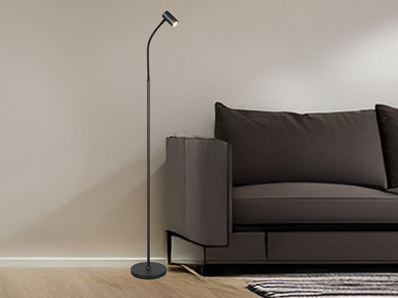 Schmale Stehlampe TARYN Schwarz mit flexibel einstellbarem Spot, Höhe 133,5cm