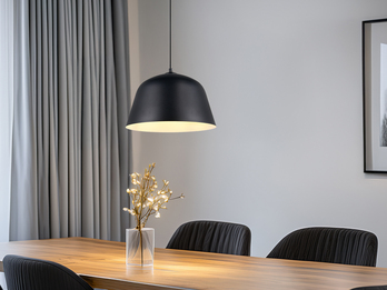 LED Pendelleuchte 1-flammig aus Metall höhenverstellbar in Schwarz, Ø 30cm