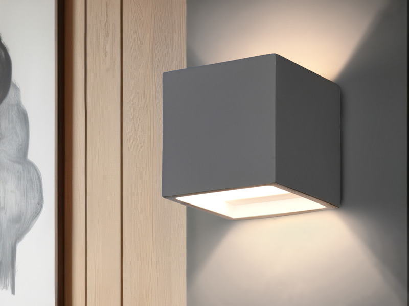 Kleine LED Wandleuchte aus Gips mit Up and Down Lichteffekt, Würfel 11,5cm