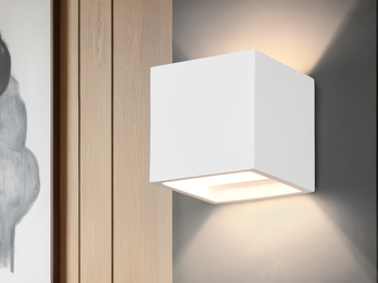 Kleine LED Wandleuchte aus Gips mit Up and Down Lichteffekt, Würfel 11,5cm