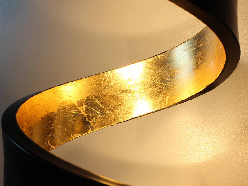 Ausgefallene LED Tischleuchte HELIX Schwarz / Gold groß, Höhe 66cm