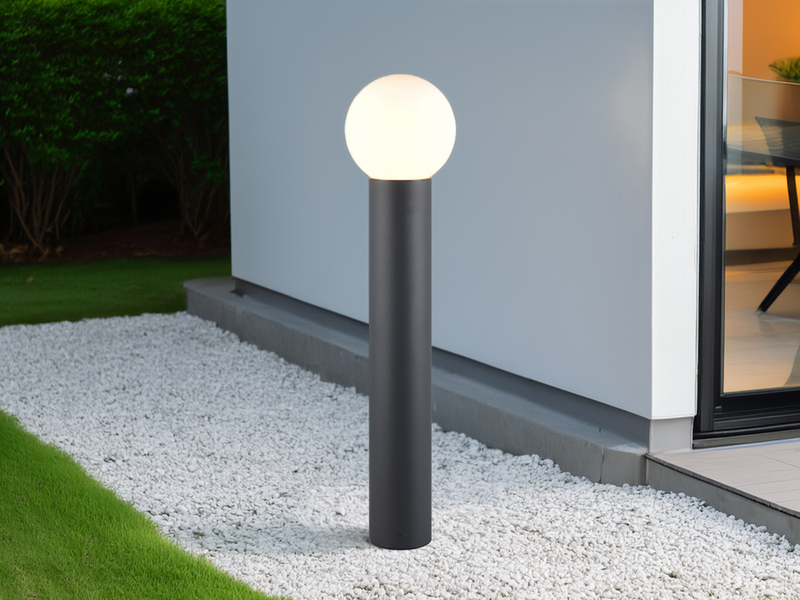 Wegeleuchte MURES aus Aluminium in Anthrazit mit Glaskugel, Höhe 80cm