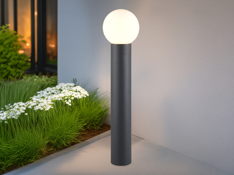 LED Wegeleuchte aus Aluminium in Anthrazit mit Glaskugel, Höhe 80cm