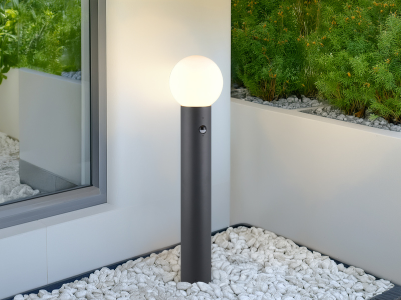 LED Wegeleuchte in Anthrazit mit Glaskugel & Bewegungsmelder, Höhe 80cm