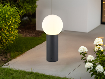 LED Sockelleuchte aus Aluminium in Anthrazit mit Glaskugel, Höhe 40cm
