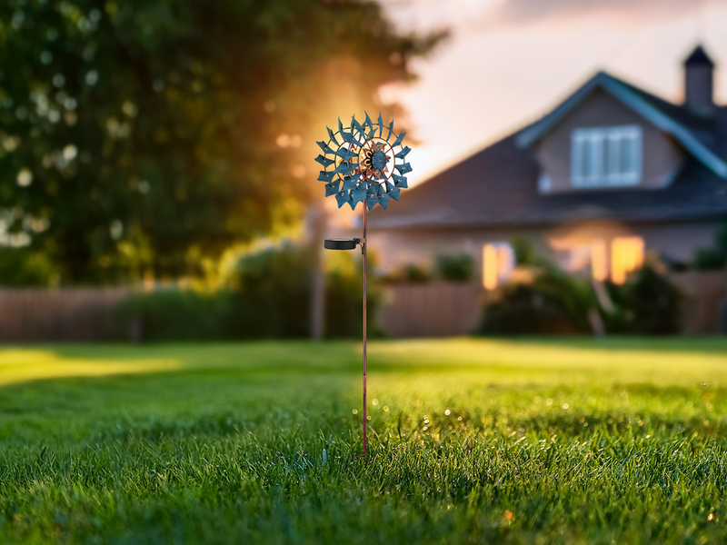 Solar Gartenstecker Windrad mit Erdspieß in Blau & Kupfer patiniert, Höhe 92cm
