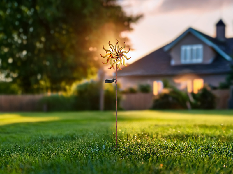 Solar Gartenstecker Windrad mit Erdspieß in Orange-Gelb & Kupfer, Höhe 92cm