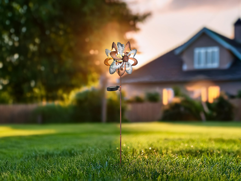 Solar Gartenstecker Windrad mit Erdspieß in Kupfer & Silber patiniert, Höhe 92cm