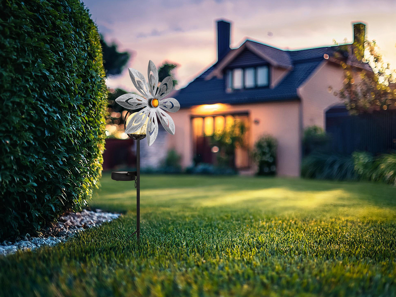 Solar Gartenstecker Windspiel aus Metall mit Erdspieß in Silber-Grau, Höhe 50cm