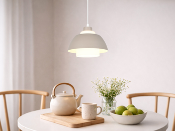 Kleine Pendelleuchte TILOS skandinavisch mit Metall- & Glasschirm Ø 23cm