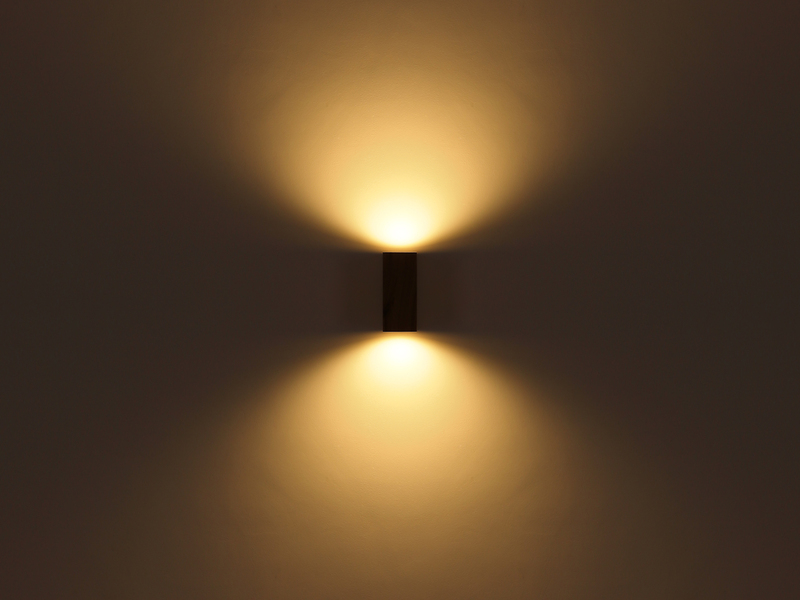 Up and Down Außenwandleuchte VERONIKA aus Aluminium in Holzoptik, Höhe 15cm