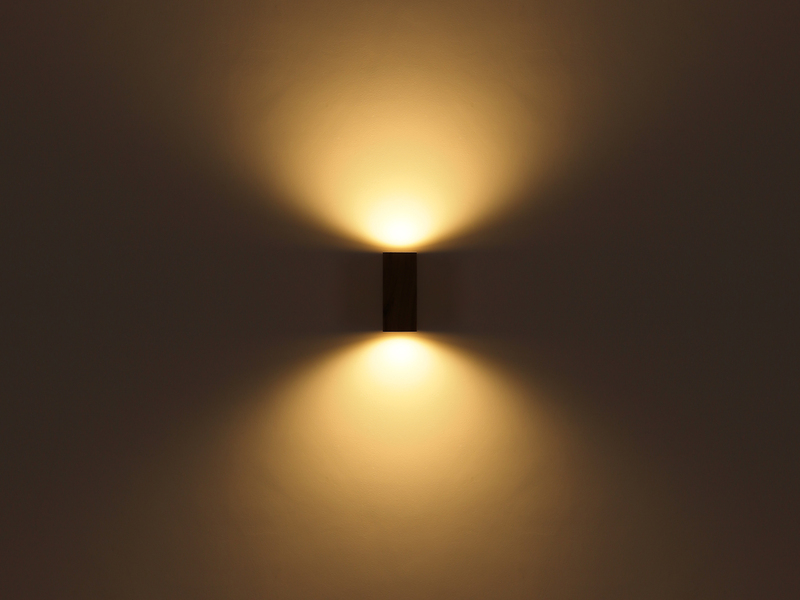 LED Up and Down Außenwandleuchte aus Aluminium in Holzoptik, Höhe 15cm