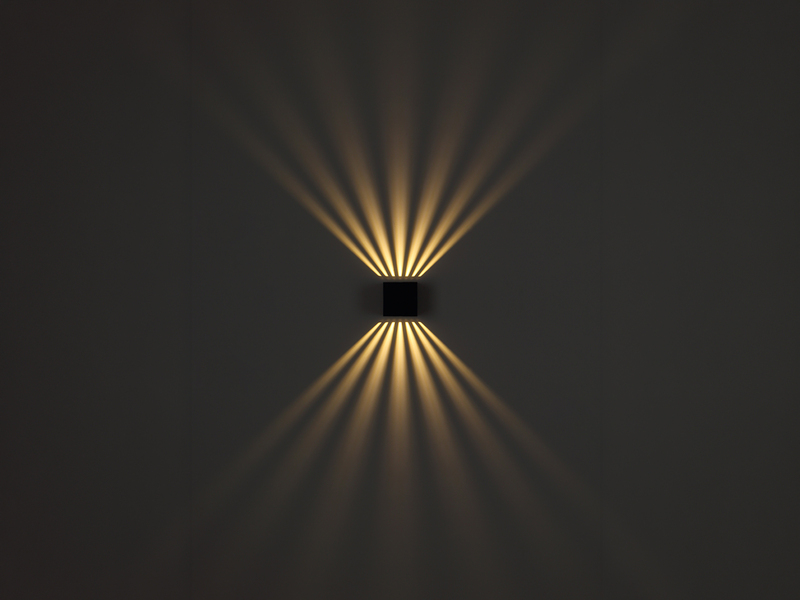 Kleine LED Außenwandleuchte ILLI Würfel aus Aluminium in Weiß, 10x10cm