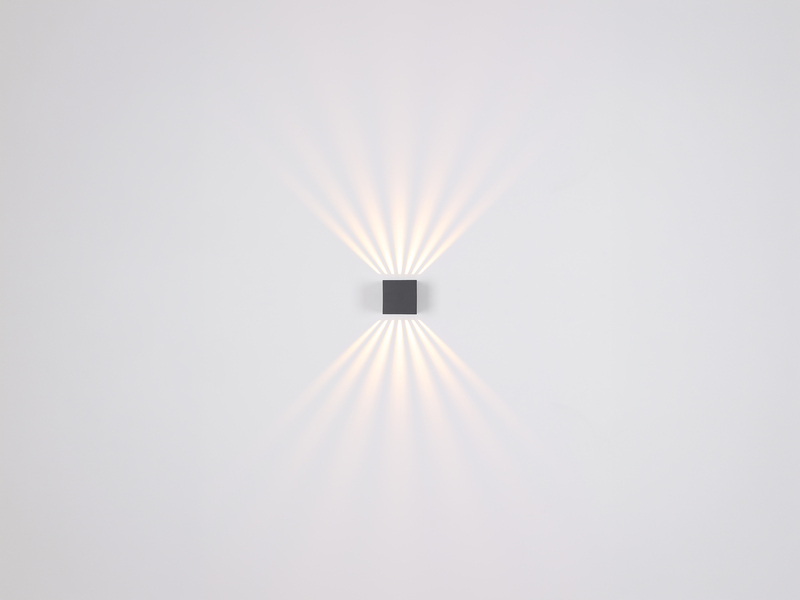 Kleine LED Außenwandleuchte ILLI Würfel aus Aluminium in Anthrazit, 10x10cm