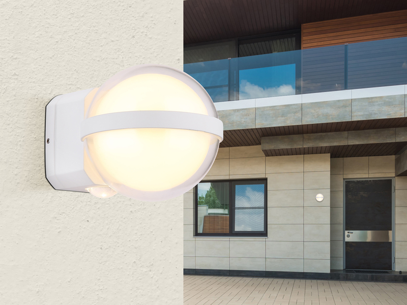 Kleine LED Außenwandleuchte ILLI Kugel aus Aluminium in Weiß, Höhe 11cm