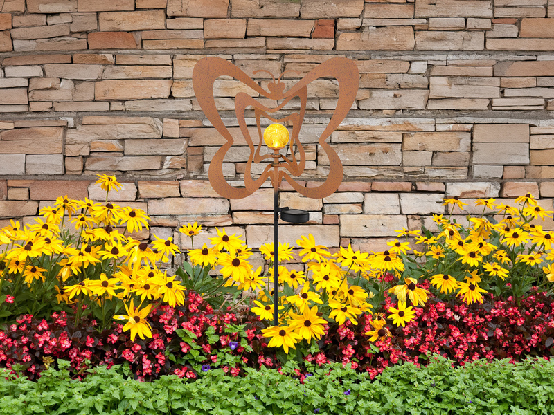 2er Set LED Solar Gartenstecker mit drehbaren Schmetterlingen Rostoptik, H: 83cm